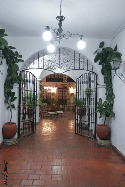 Hostal Sucre Exterior photo