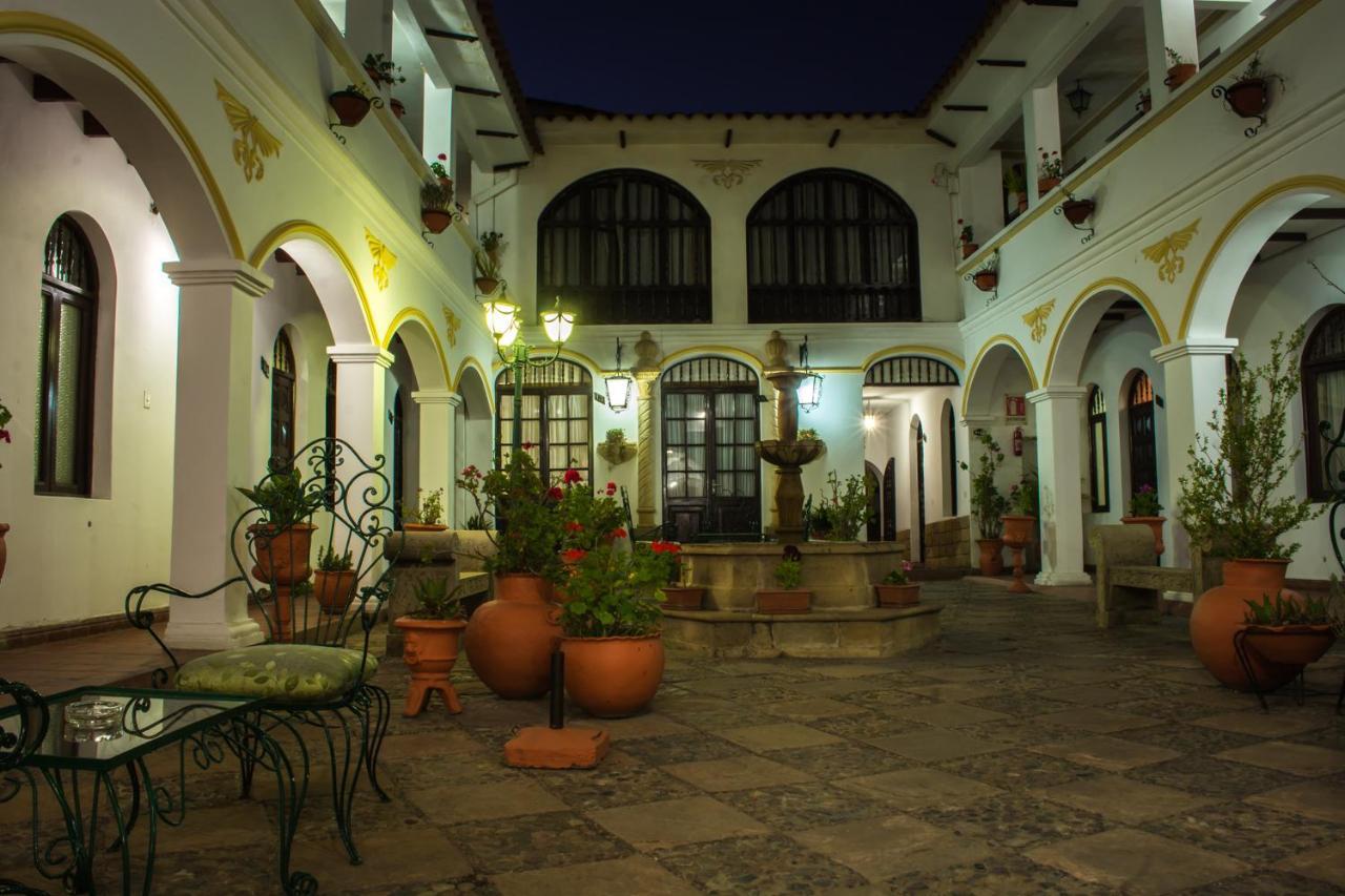 Hostal Sucre Exterior photo